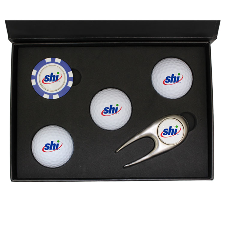 Scotsman's Divot Tool Premium Gift Box with Plastic Poker Chip**